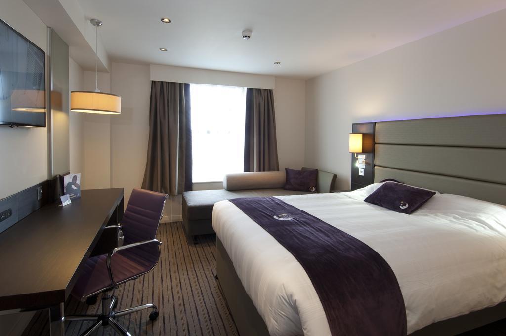 Premier Inn London Brentford Chambre photo