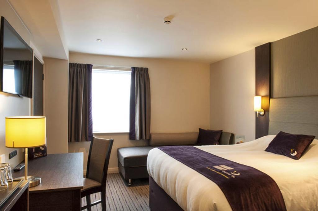 Premier Inn London Brentford Chambre photo