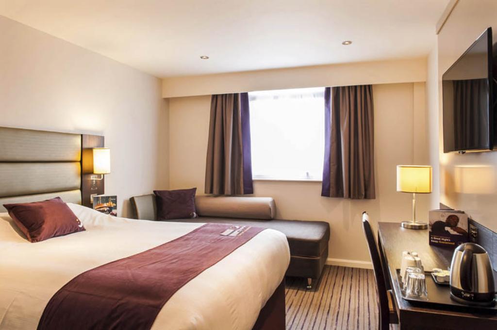 Premier Inn London Brentford Extérieur photo