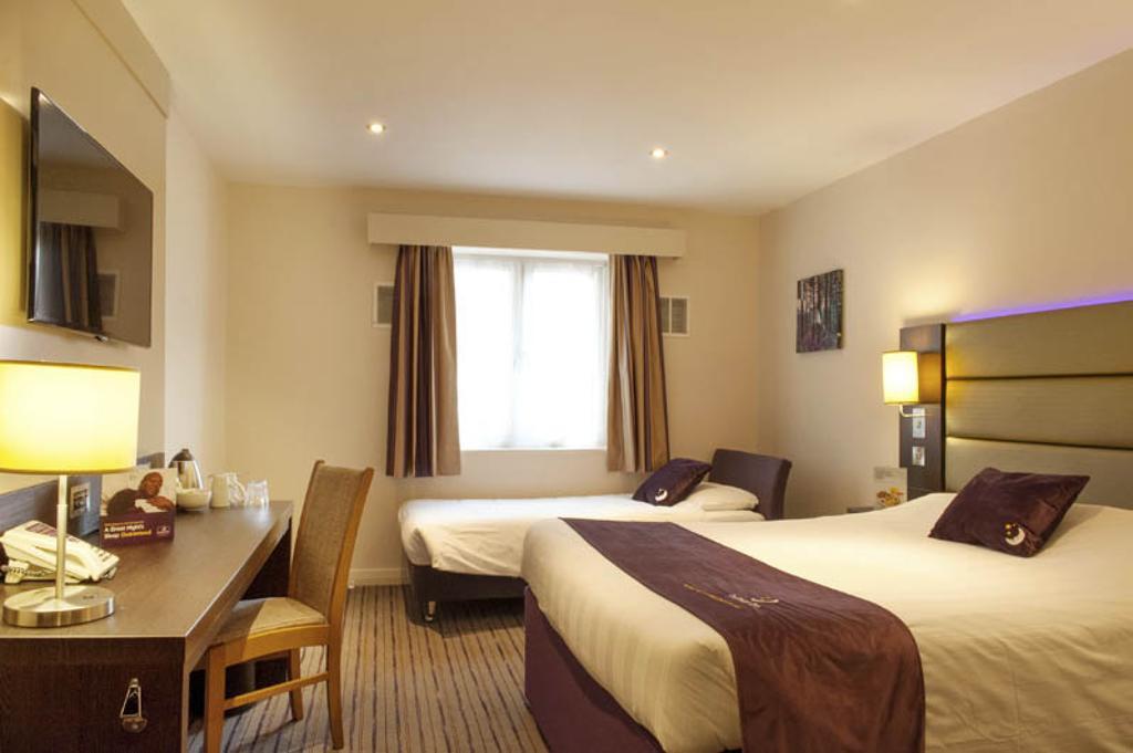 Premier Inn London Brentford Chambre photo