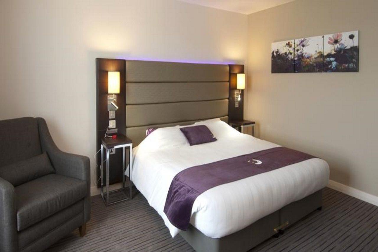 Premier Inn London Brentford Extérieur photo