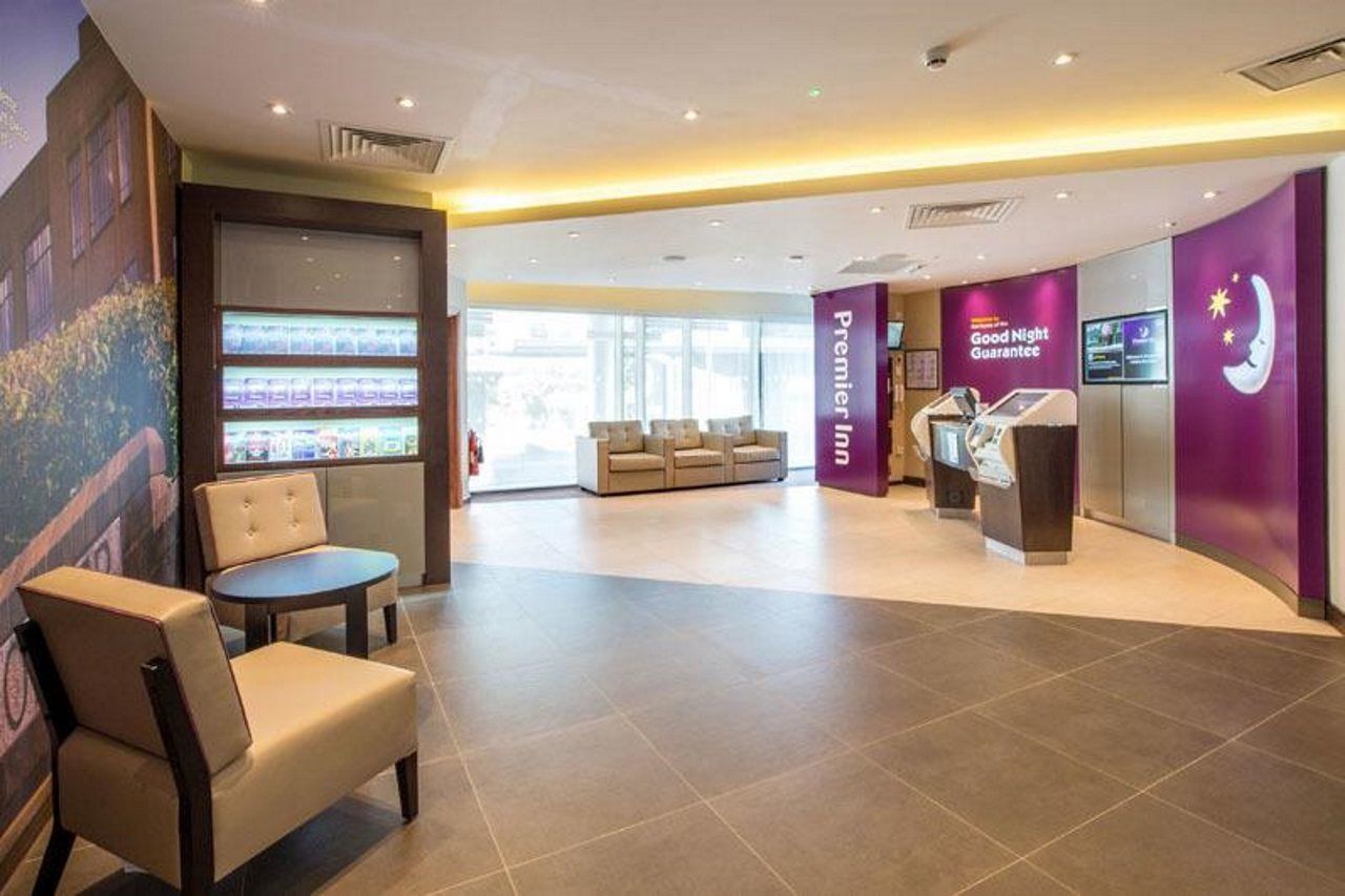 Premier Inn London Brentford Extérieur photo