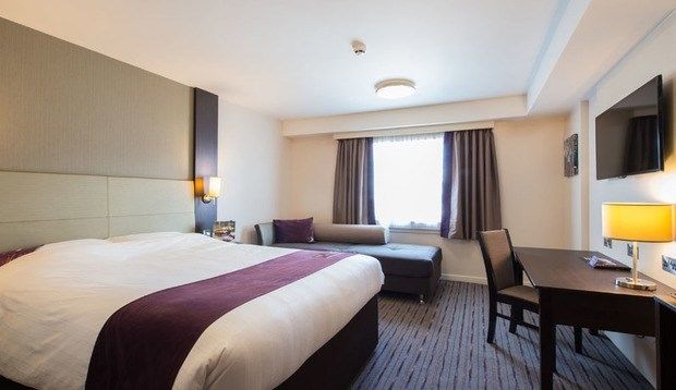 Premier Inn London Brentford Extérieur photo